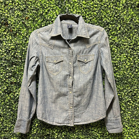GAP Tops - Gap S shirt Blue Chambray Western Denim cowboy